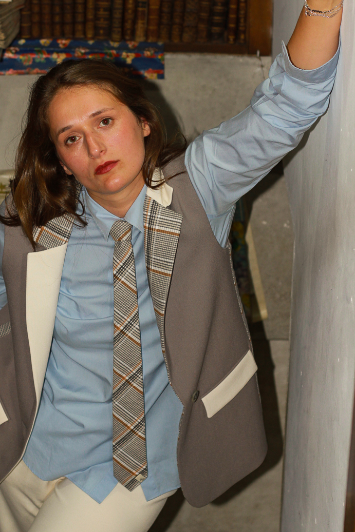 Asymmetric Tie